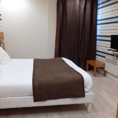 Logis Hotel Restaurant De L'Ecu Montbard Εξωτερικό φωτογραφία